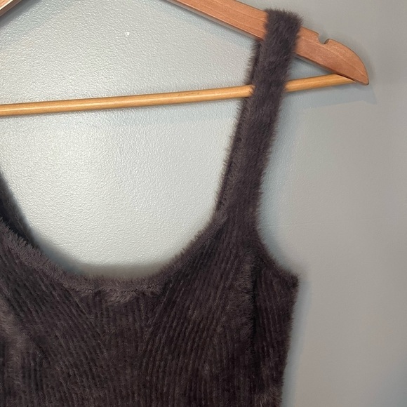 NWT EXPRESS Fuzzy Cropped Tank - Picture 5 of 11